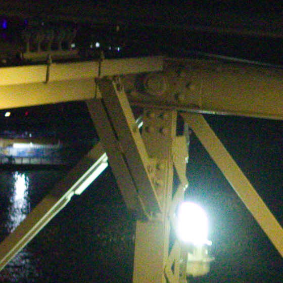 The railing and the lamp at ISO 8000, as the camera recorded them
